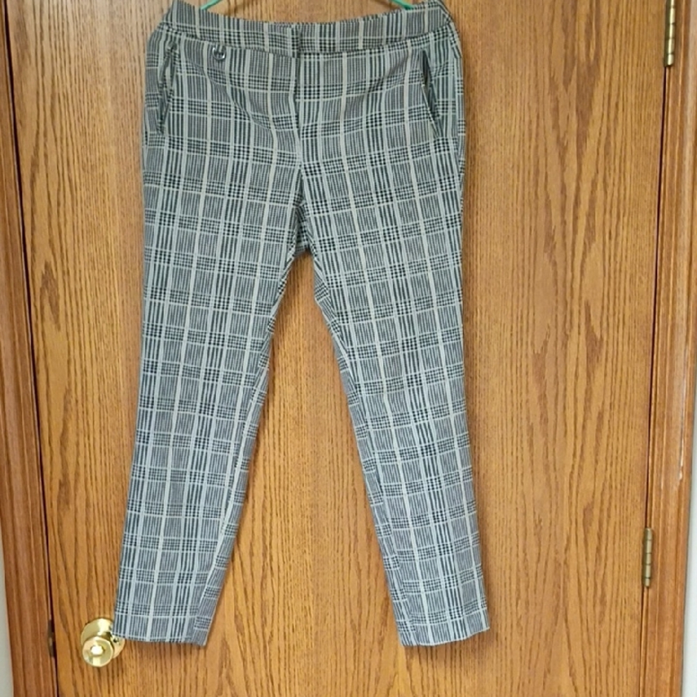 Adrianna Papell Houndstooth Patterned Pants